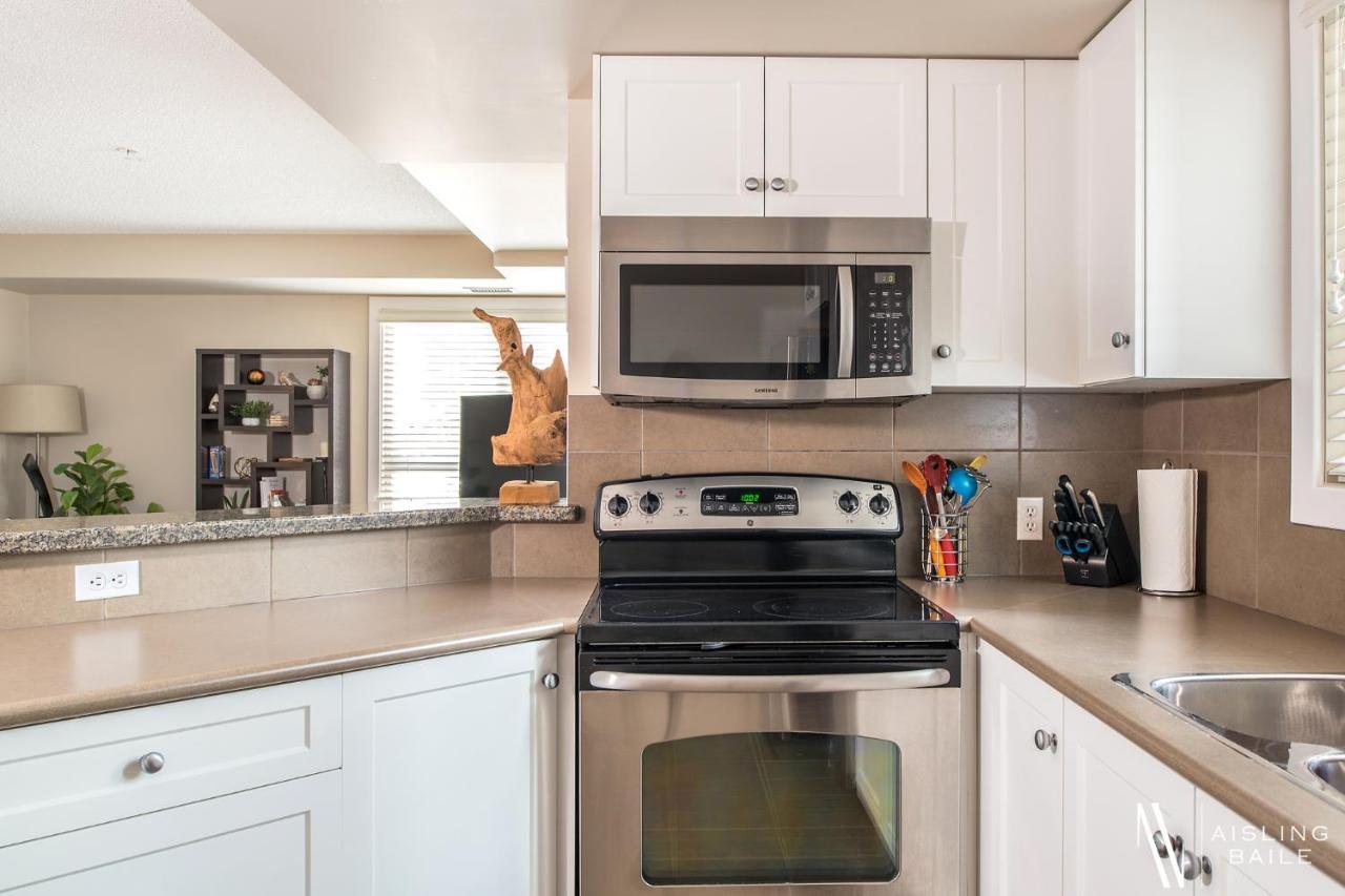 Rustic Modern 2 Bed 2 Bath With Lakeview Pool And Hot Tub Invermere Eksteriør bilde