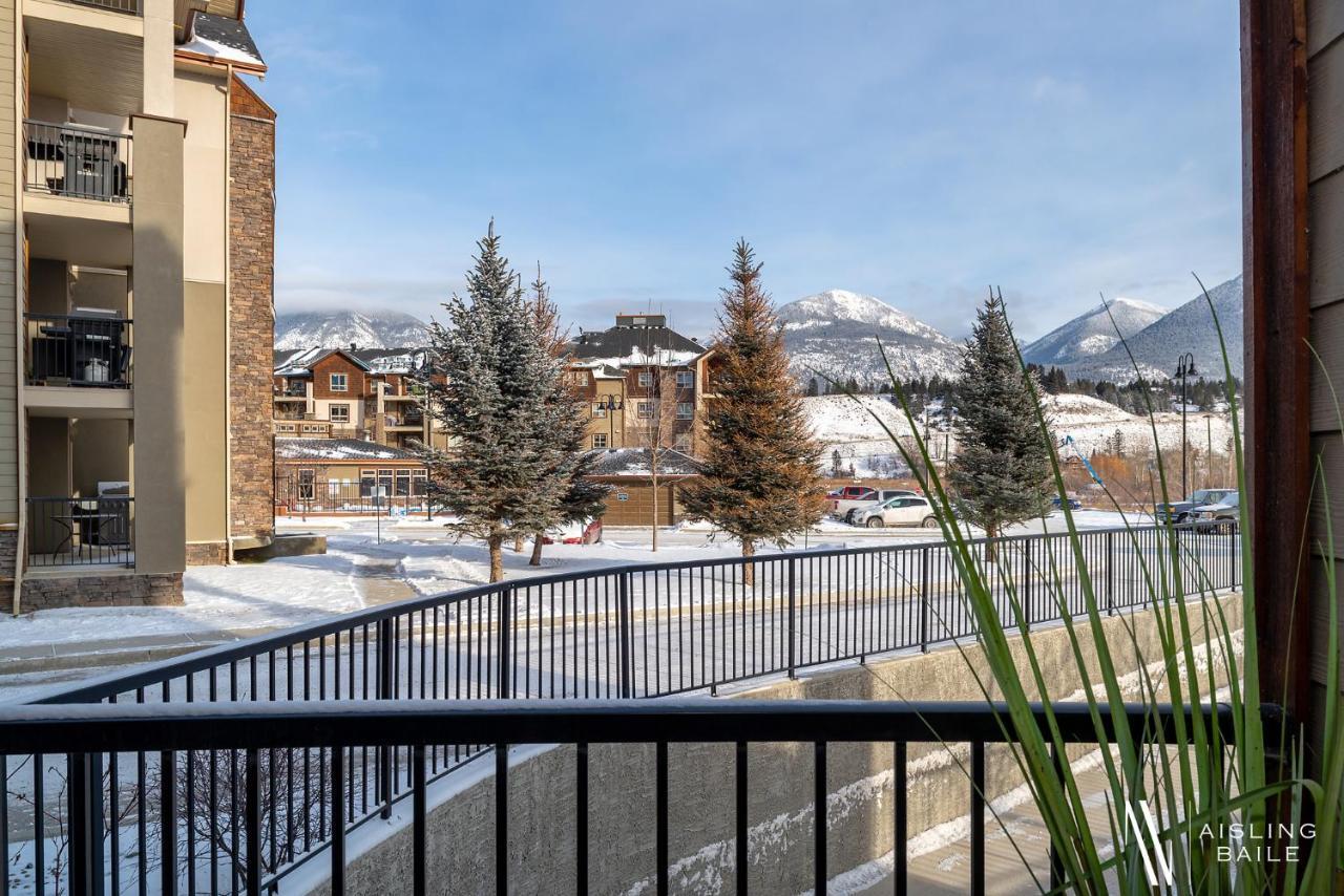Rustic Modern 2 Bed 2 Bath With Lakeview Pool And Hot Tub Invermere Eksteriør bilde