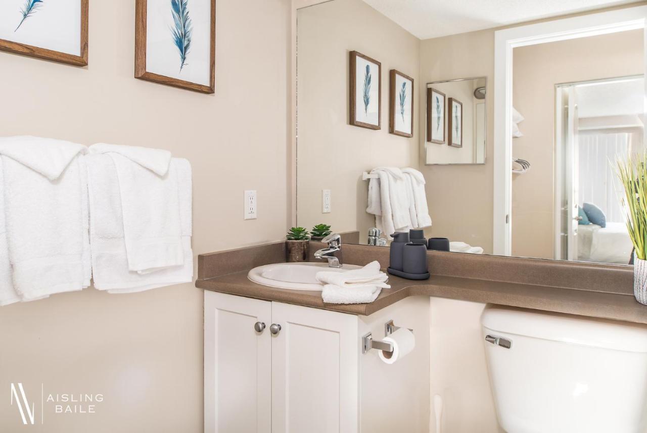 Rustic Modern 2 Bed 2 Bath With Lakeview Pool And Hot Tub Invermere Eksteriør bilde