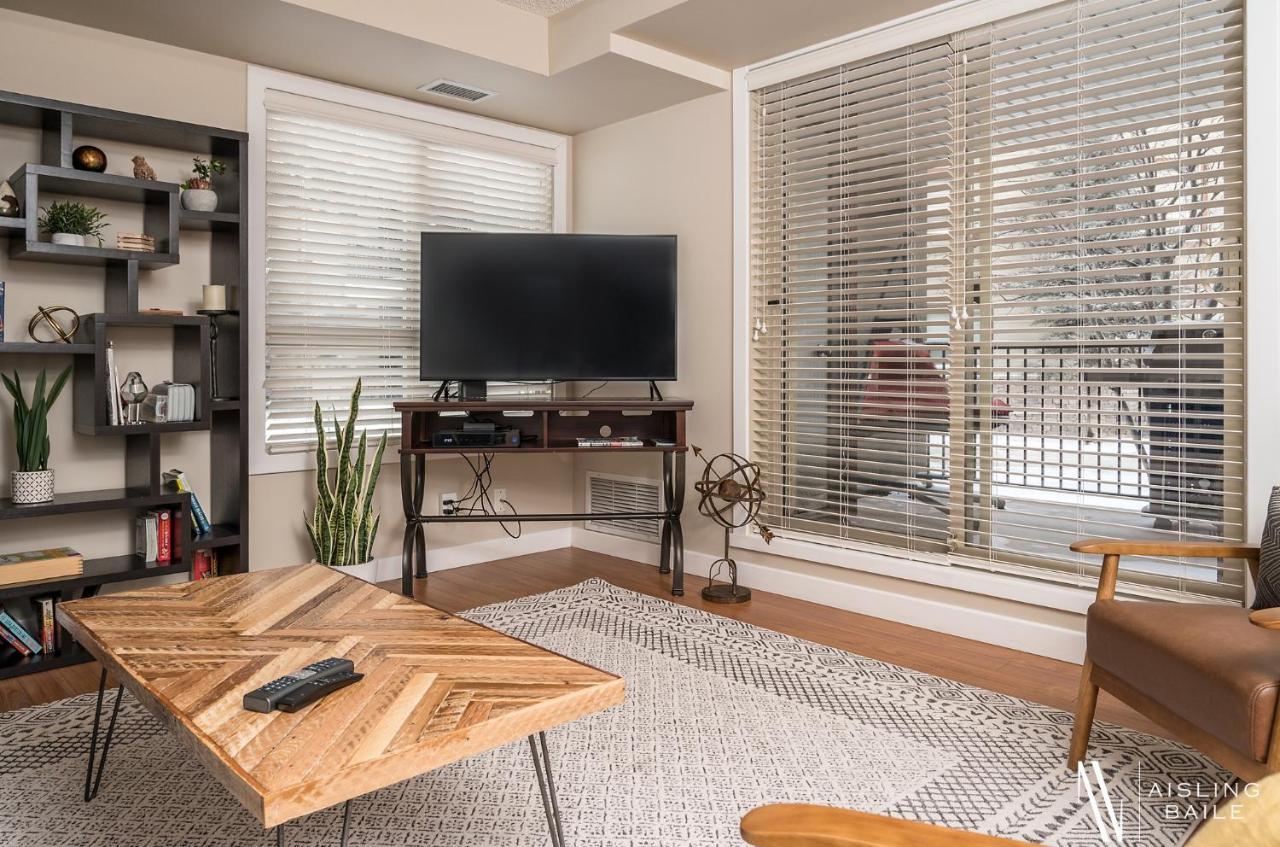 Rustic Modern 2 Bed 2 Bath With Lakeview Pool And Hot Tub Invermere Eksteriør bilde
