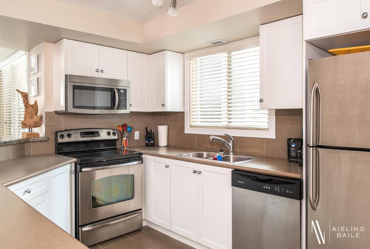 Rustic Modern 2 Bed 2 Bath With Lakeview Pool And Hot Tub Invermere Eksteriør bilde
